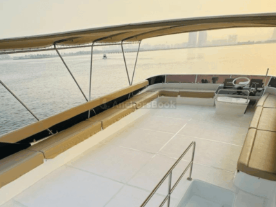 Dubai: Private Luxury Yacht Cruise on a 70-Foot Yacht