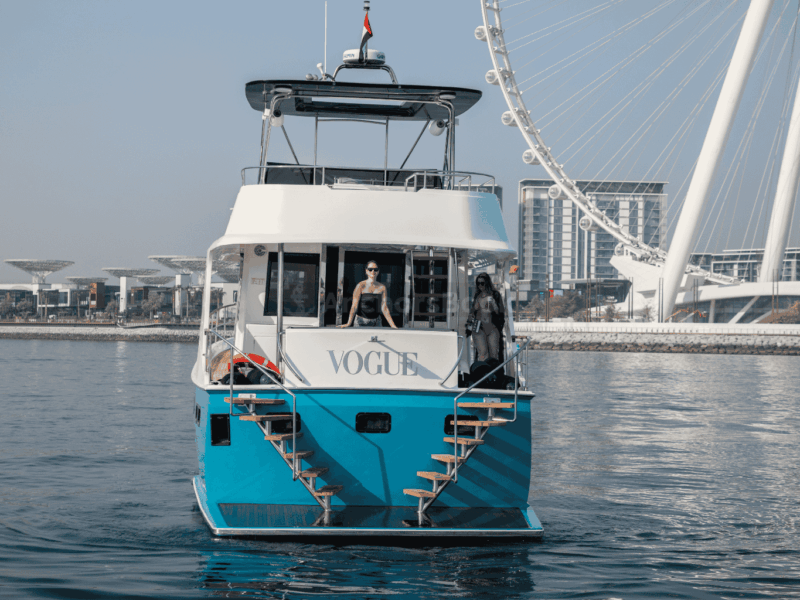 AnchorsBook Fleet: Vogue Luxury Yacht Rental - Hatteras 64ft (22PAX)