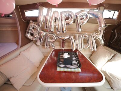 2-4 Hour Birthday Party Package – 33ft Yacht With Cake & Decorations Included