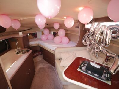 2-4 Hour Birthday Party Package – 33ft Yacht With Cake & Decorations Included
