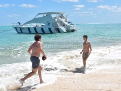 Premium yacht available in Punta Cana Shared Party