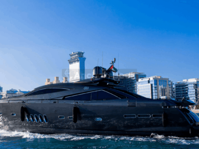 MAJESTIC PEARL 92ft - Dubai Yacht Rental