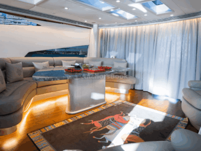 MAJESTIC PEARL 92ft - Dubai Yacht Rental