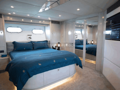 MAJESTIC PEARL 92ft - Dubai Yacht Rental