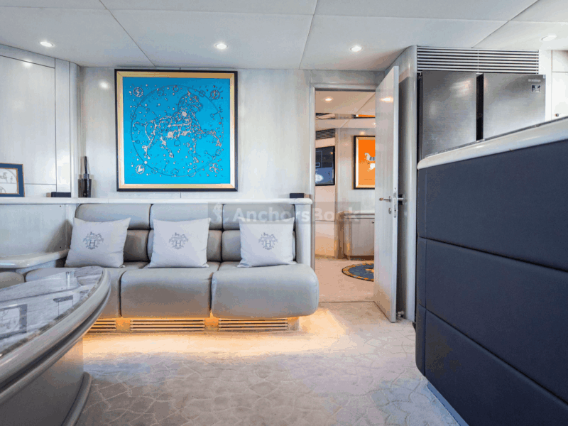 MAJESTIC PEARL 92ft - Dubai Yacht Rental