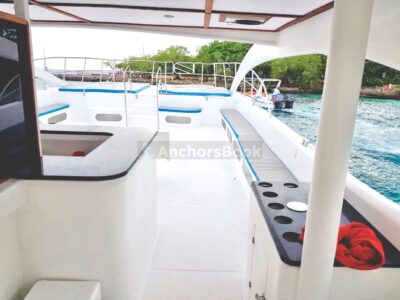 Exclusive Yacht Rental: 5-Star Crew & Captain Provided🥳
