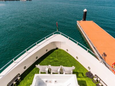 Sweet Caroline Dubai 142ft VIP Mega Yacht - Up To 150 Guests