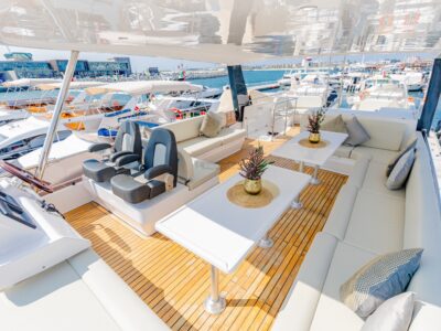3-6 Hour Birthday Party 62ft Yacht With Cake, Decorations & Drinks Included – Dinner Optional – (Up to 25PAX)