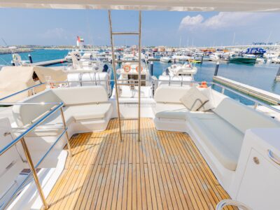 3-6 Hour Birthday Party 62ft Yacht With Cake, Decorations & Drinks Included – Dinner Optional – (Up to 25PAX)