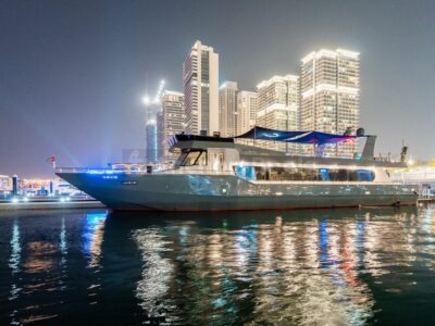 Sweet Caroline Dubai 142ft VIP Mega Yacht - Up To 150 Guests