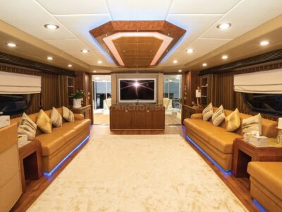 4-6 Hour Birthday Party VIP 118ft Yacht - Includes: 🚌Transfers, 🎂Cake, 🎈Decorations, 🥂Unlimited Alcohol & Soft Drinks