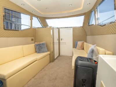 4-6 Hour Birthday Party 40ft Yacht - Includes: 🎂Cake, 🎈Decorations, Unlimited Soft Drinks