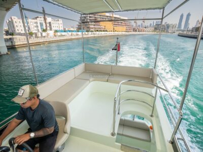 4-6 Hour Birthday Party 40ft Yacht - Includes: 🎂Cake, 🎈Decorations, Unlimited Soft Drinks