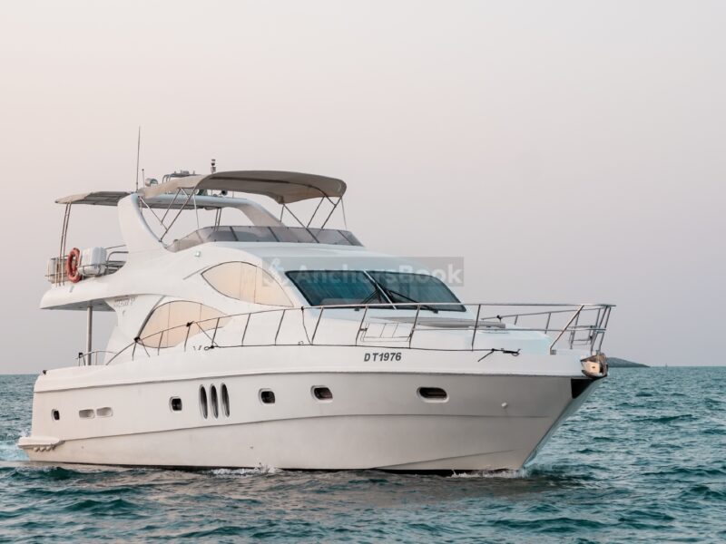 Yacht 61ft | Free 🥂 Unlimited Alcohol + Soft Drinks Included - Book 3 Hr Get 1 Hr Free Offer
