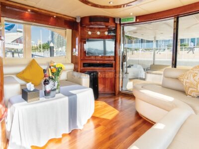 Yacht 61ft | Free 🥂 Unlimited Alcohol + Soft Drinks Included - Book 3 Hr Get 1 Hr Free Offer
