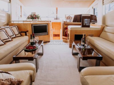 V 56ft | Free 🥂 Unlimited Alcohol + Soft Drinks Included - Book 3 Hr Get 1 Hr Free Offer