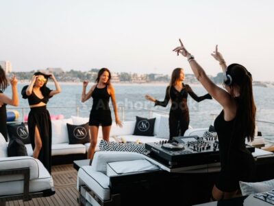 Dubai AK Royalty 136ft Palmer Johnson - 25 VIP Guests