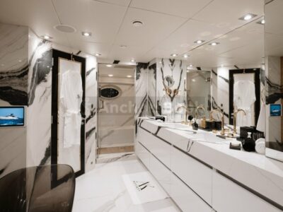 Dubai AK Royalty 136ft Palmer Johnson - 25 VIP Guests