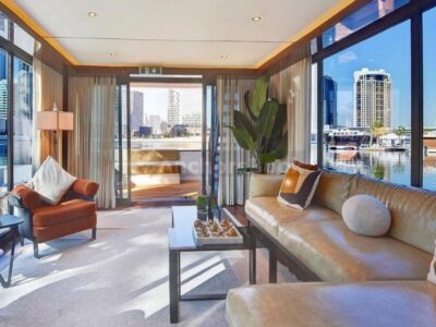 Into The Blue - 60ft Private Houseboat With Jacuzzi For Up To 15 Guests