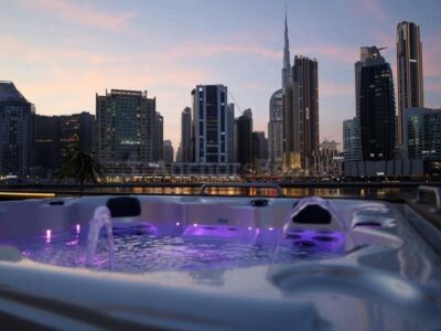 Into The Blue - 60ft Private Houseboat With Jacuzzi For Up To 15 Guests
