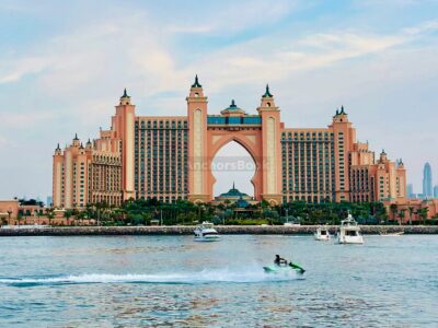 3 Hour Mega Yacht Dubai Tour With Dinner