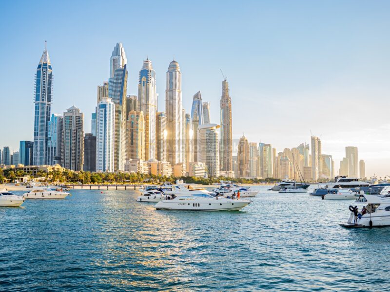 3 Hour Mega Yacht Dubai Tour With Dinner