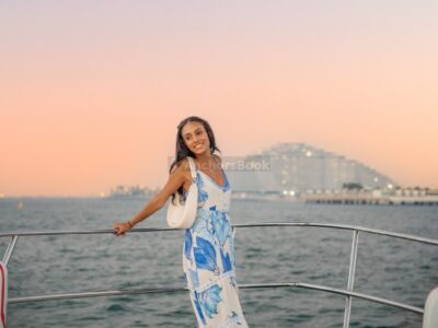 Dubai Sunset Shared Yacht Tour with BBQ Bites, Fresh Fruits & Drinks