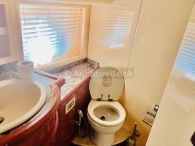 Majesty 70ft – Private Group Yacht Rental