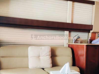 Meridian 45ft – Private Group Yacht Rental