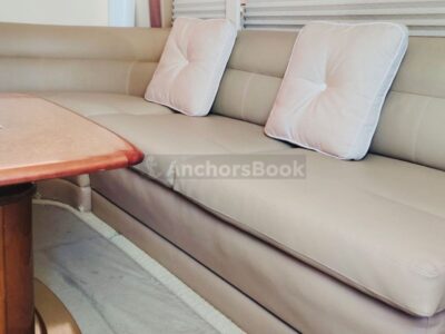 Meridian 45ft – Private Group Yacht Rental