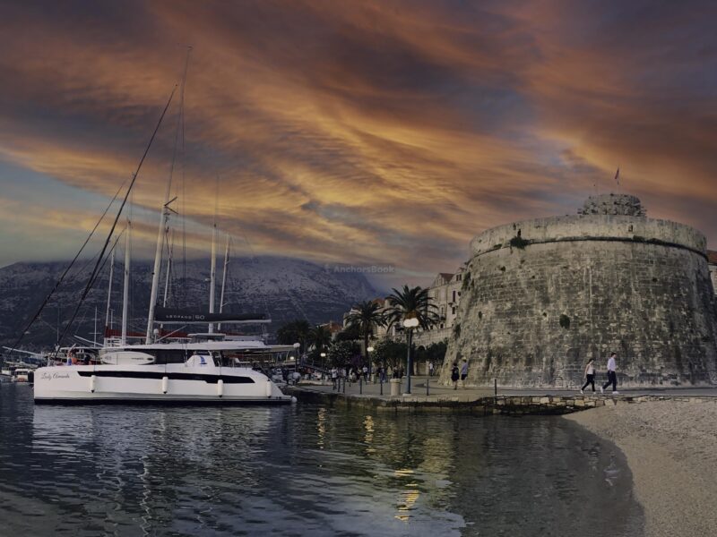 Lady Amanda - Luxury 5-Cabin Catamaran