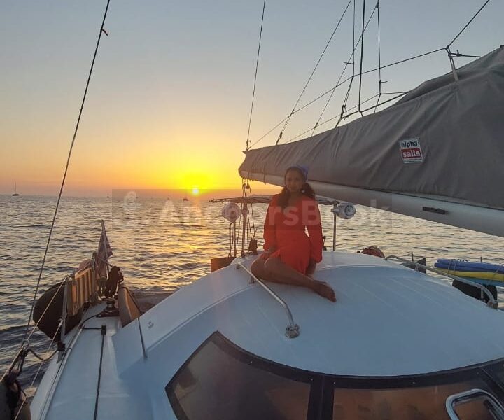 Santorini Private Catamaran Cruise with Meal & Drinks
