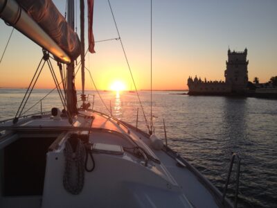Sunset 2 hour shared boat tour in Lisbon