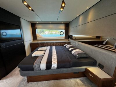LUXRY YACHT TOUR