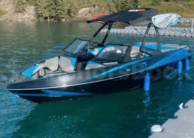 AXIS Wake Research T22, 400HP - Kelowna Boat Rental