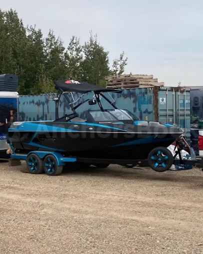 AXIS Wake Research T22, 400HP - Kelowna Boat Rental