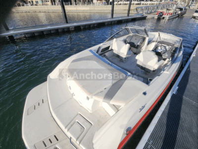 8 PASSENGER SPEEDBOAT