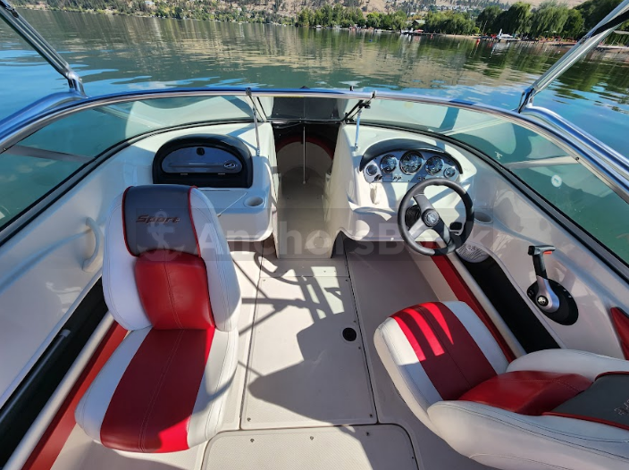 10 PASSENGER SPEEDBOAT