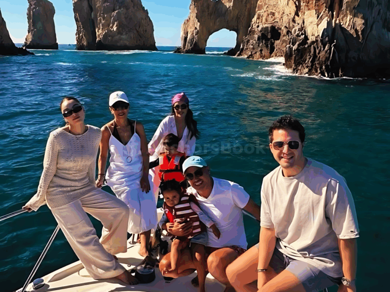 Cabo Private Yacht Cruise to El Arco with Snorkeling Adventure