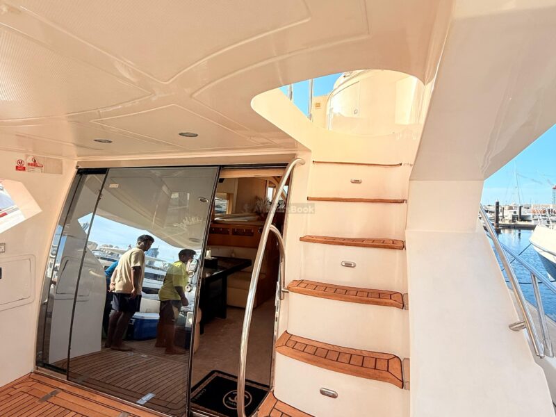 Luxury yacht charter Majesty 56