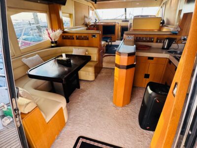 Luxury yacht charter Majesty 56