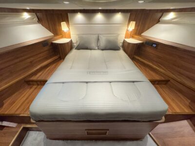 Premium Luxury 3-6 Hour Birthday Party 100ft Yacht With Cake, Decorations & Assorted Drinks Included – Dinner Optional – (Up to 50PAX)