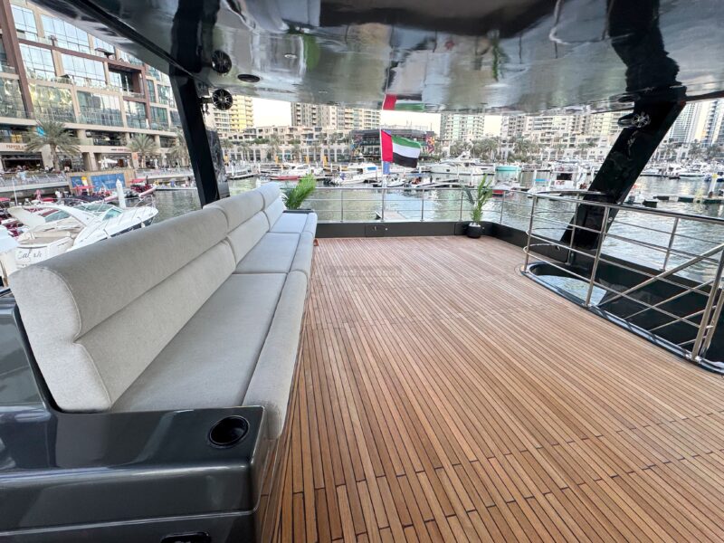 Premium Luxury 3-6 Hour Birthday Party 100ft Yacht With Cake, Decorations & Assorted Drinks Included – Dinner Optional – (Up to 50PAX)