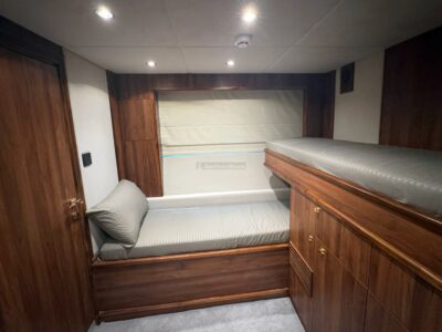 Premium Luxury 3-6 Hour Birthday Party 100ft Yacht With Cake, Decorations & Assorted Drinks Included – Dinner Optional – (Up to 50PAX)